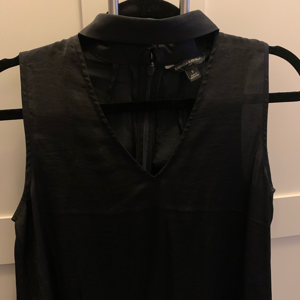 Banana Republic Black Top - Size Small